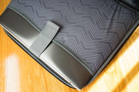 An untitled image from "Review: Travelers Club 16" Top Expandable Underseater Carry-On"