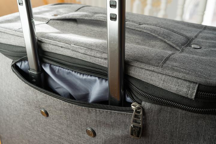 An untitled image from "Review: Travelers Club 16" Top Expandable Underseater Carry-On"